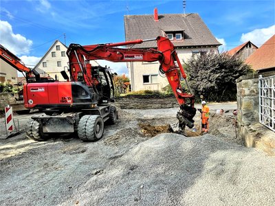 Neuverlegung eines Regenwasserkanals und von Druckleitungen in Tüngental